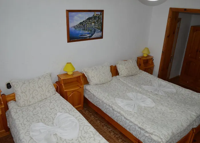 Baba Dora Guest house